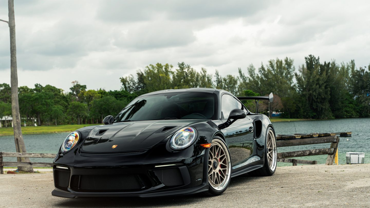 Porsche 991 GT3RS on HRE 300 Classics White Gold