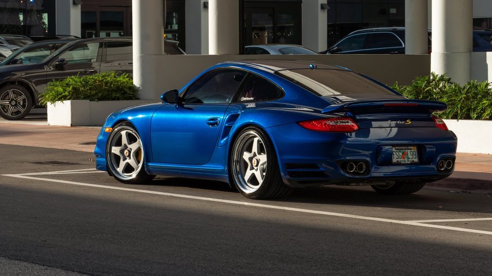 Porsche 997 Turbo | Aqua Blue Metallic | HRE 527 FMR | Satin Silver