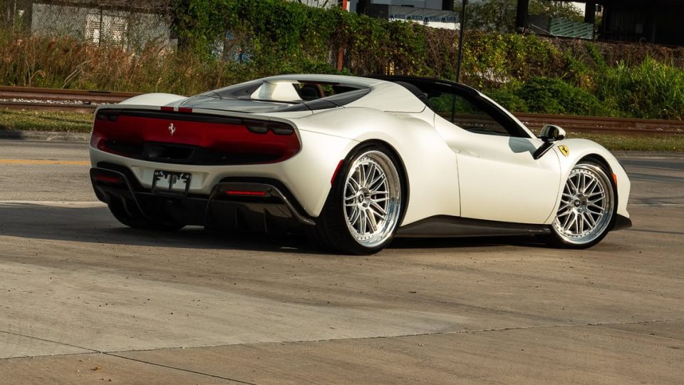 Ferrari 296 GTS | Bianco Avus | on ANRKY JDX-320 | Brushed Clear