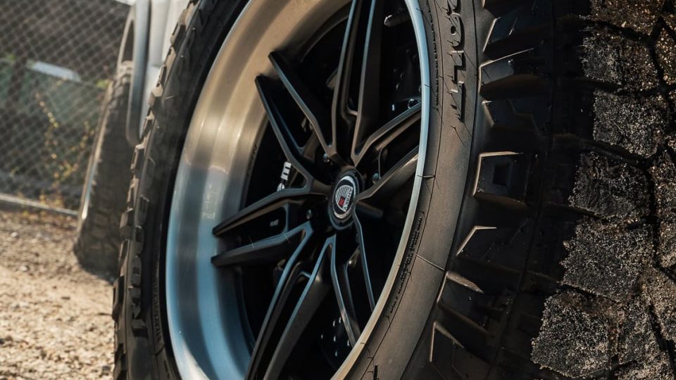 Ford F150 Raptor R | Space White Metallic | on ANRKY AN36 | Satin Black