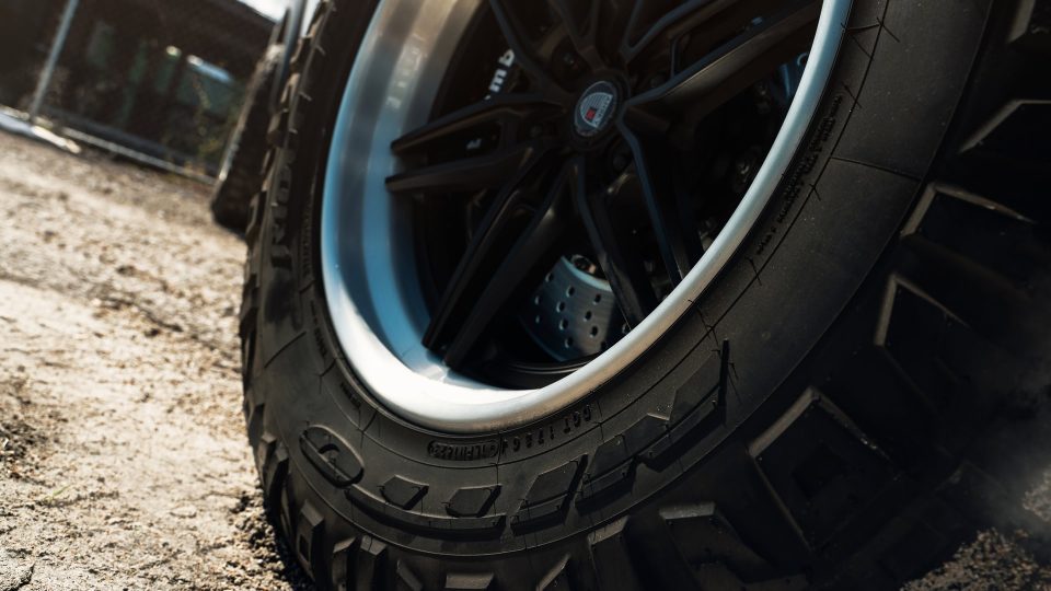 Ford F150 Raptor R | Space White Metallic | on ANRKY AN36 | Satin Black