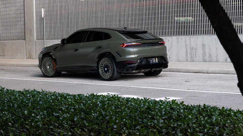 Lamborghini Urus SE | Turbine Verde | on ANRKY RS7.1+ RS7.2 AEROSport | PPG Turbine Verde