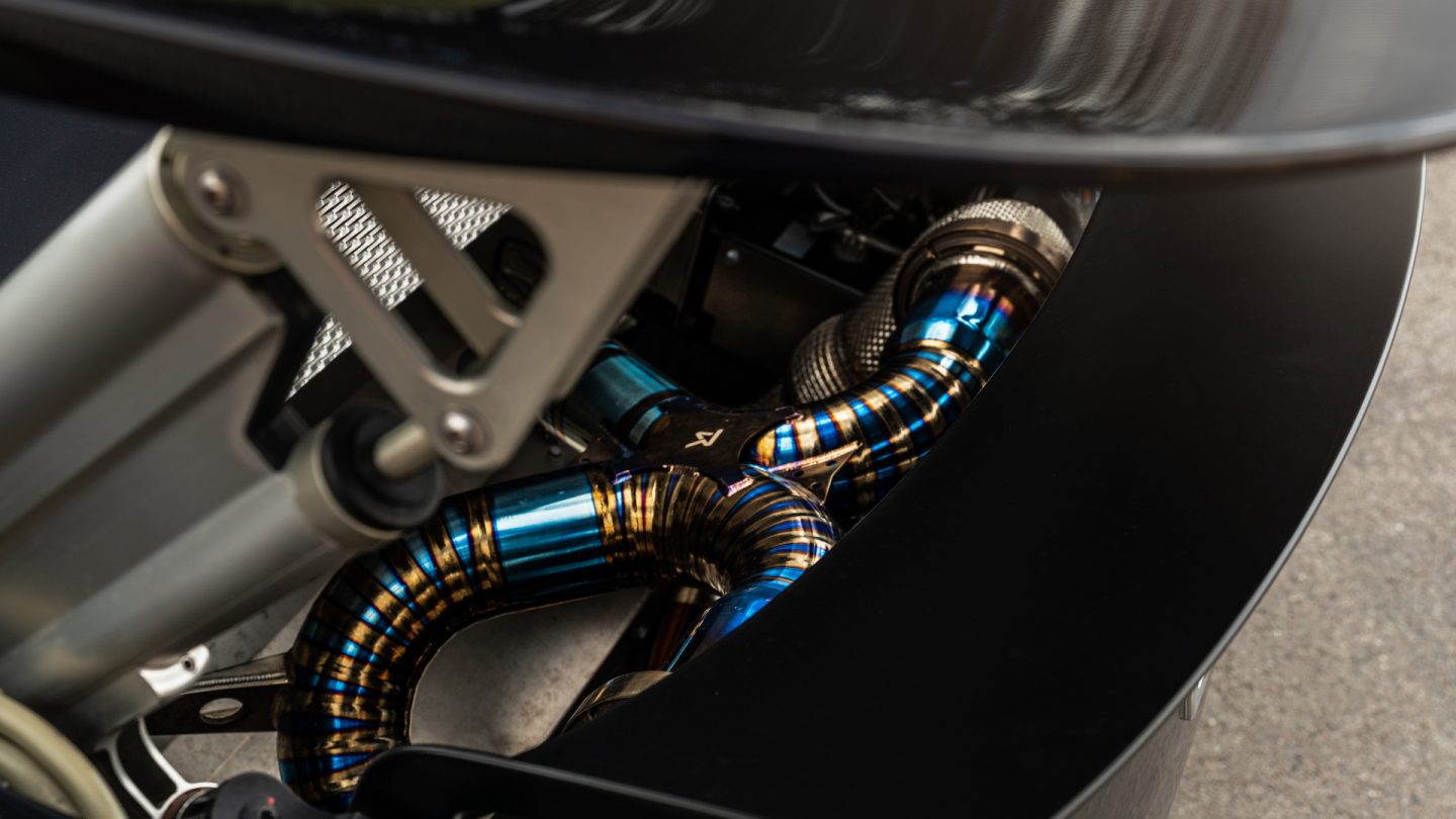 Bugatti Veyron on ANRKY AN10 + AEROSPORT