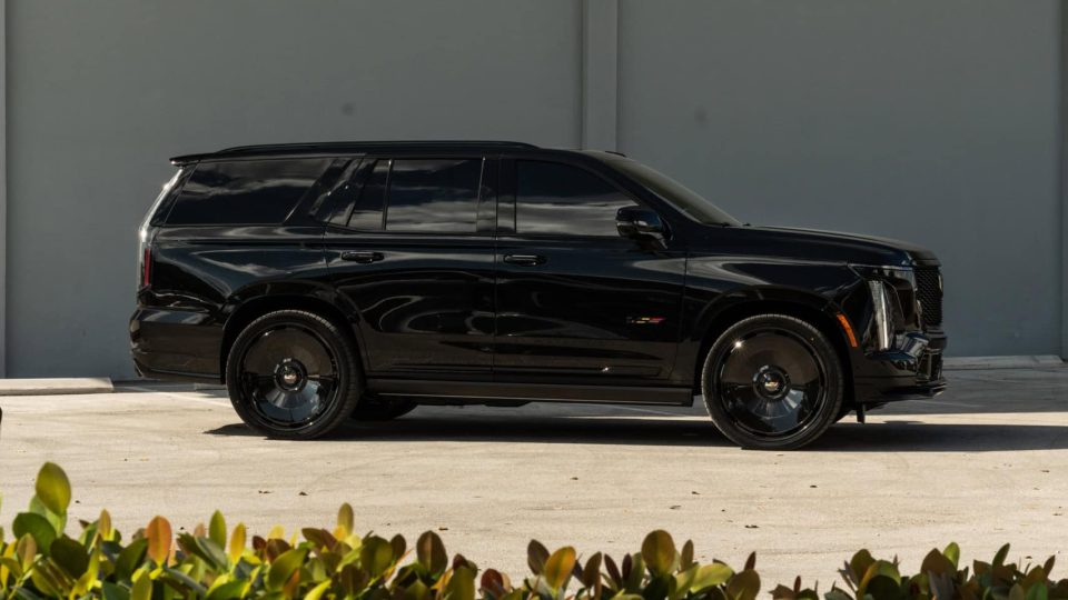 Cadillac Escalade | Black Raven | on Avant Garde AGL93 | Gloss Black