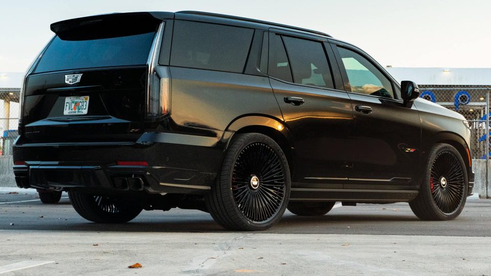 Cadillac Escalade | Black Raven | on 1886 G007 | Gloss Black