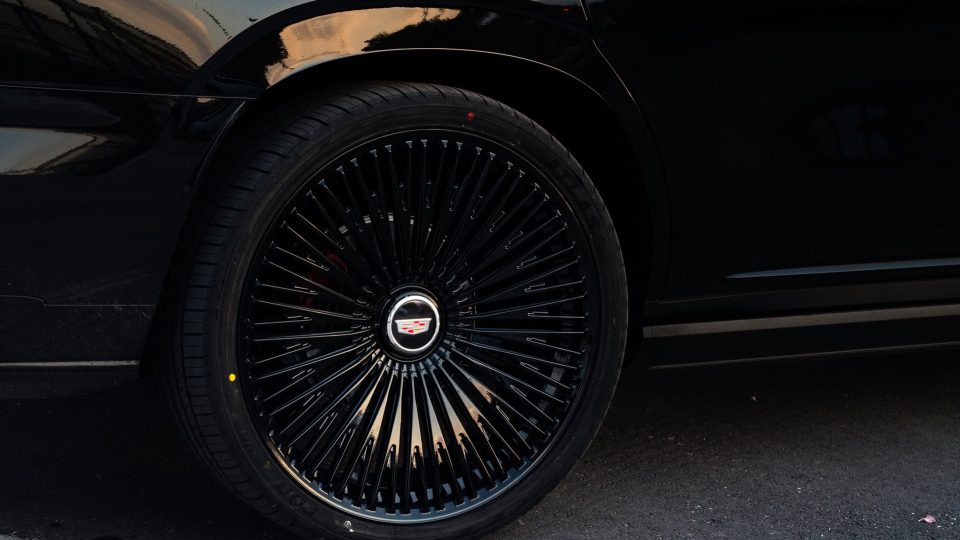 Cadillac Escalade | Black Raven | on 1886 G007 | Gloss Black