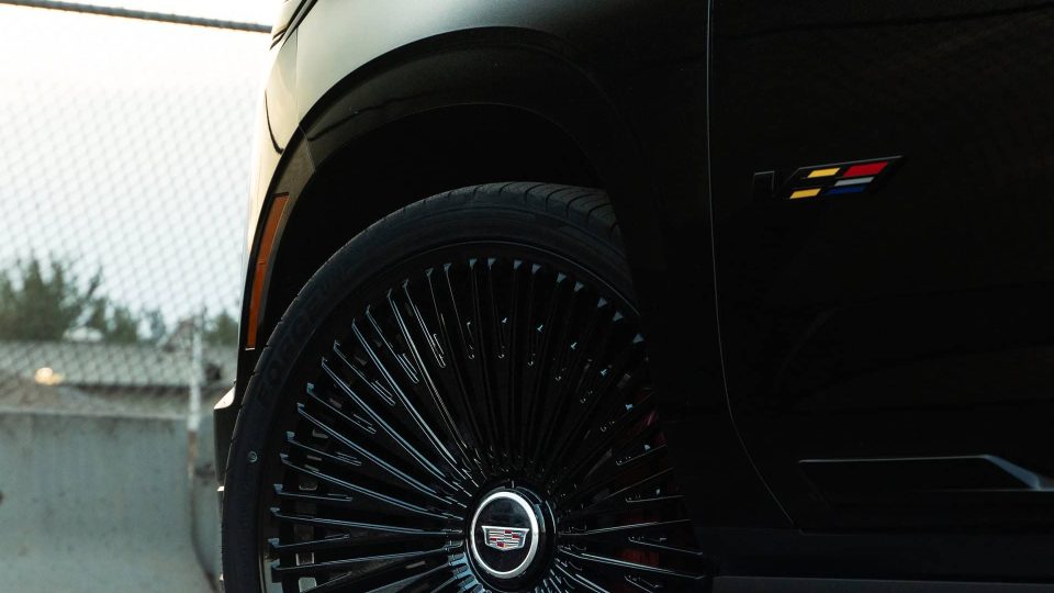Cadillac Escalade | Black Raven | on 1886 G007 | Gloss Black