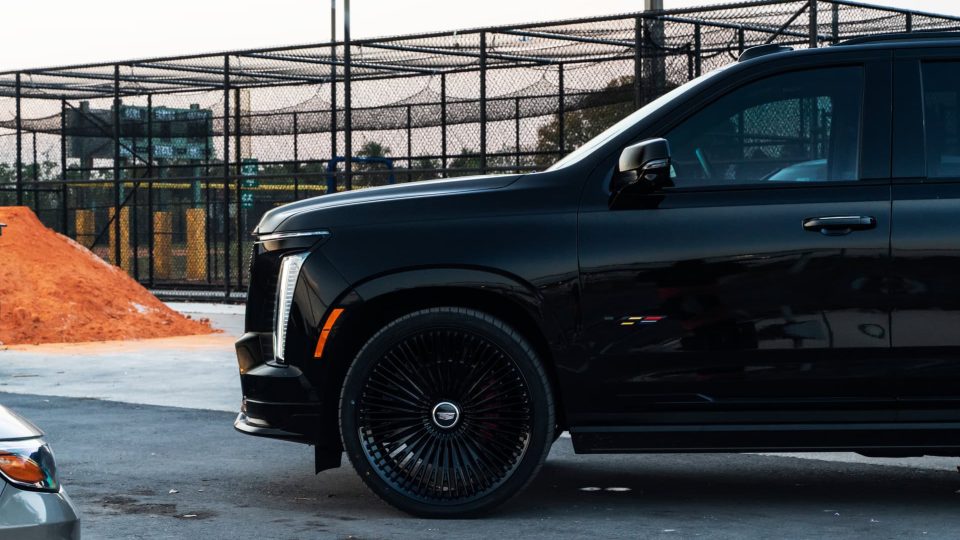 Cadillac Escalade | Black Raven | on 1886 G007 | Gloss Black