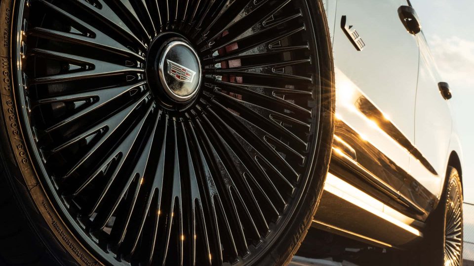 Cadillac Escalade | Black Raven | on 1886 G007 | Gloss Black