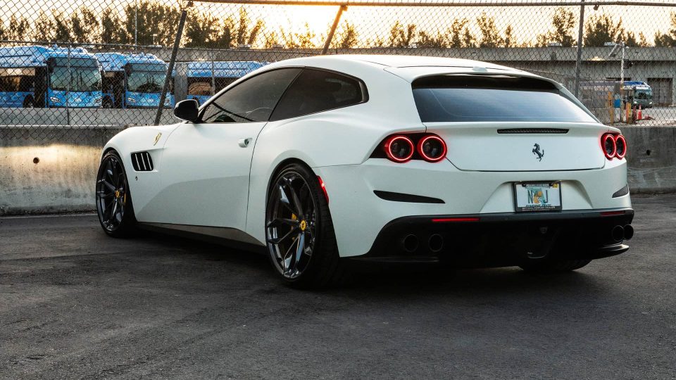 Ferrari GTC4 Lusso on HRE P201