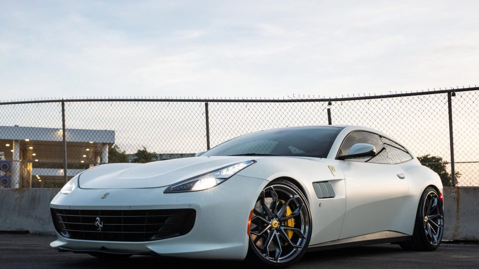 Ferrari GTC4 Lusso on HRE P201