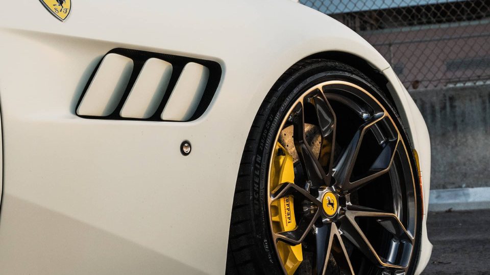 Ferrari GTC4 Lusso on HRE P201