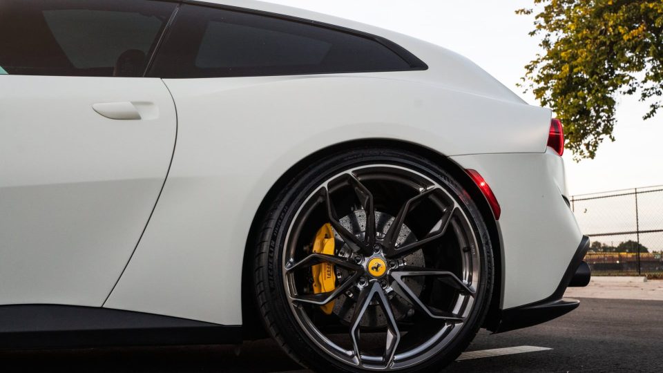 Ferrari GTC4 Lusso on HRE P201