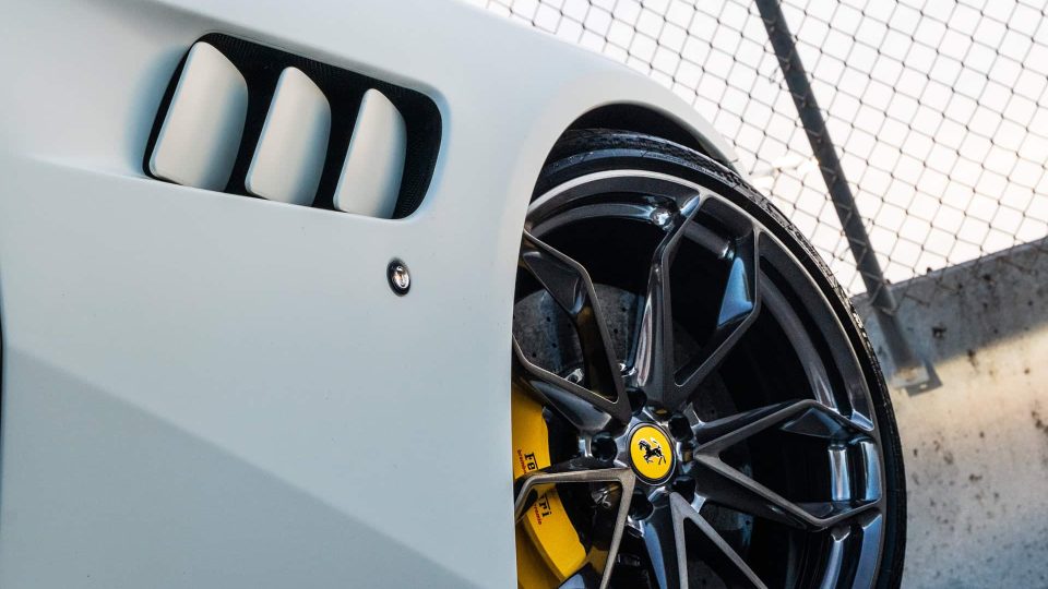 Ferrari GTC4 Lusso on HRE P201