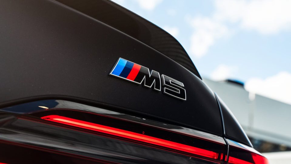 BMW G90 M5 | | on 1886 S009 | Satin Charcoal