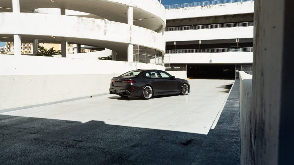 BMW G90 M5 | | on 1886 S009 | Satin Charcoal
