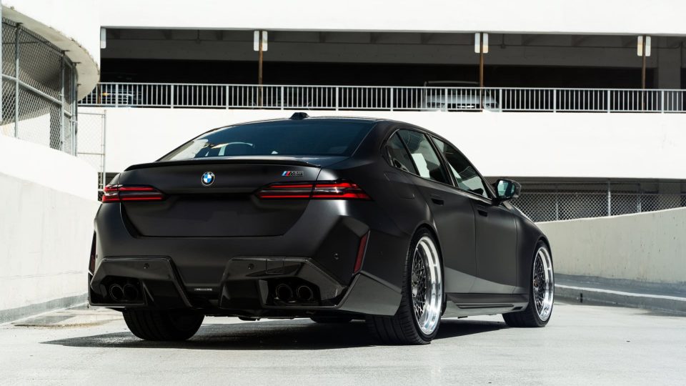 BMW G90 M5 | | on 1886 S009 | Satin Charcoal