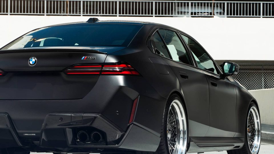 BMW G90 M5 | | on 1886 S009 | Satin Charcoal