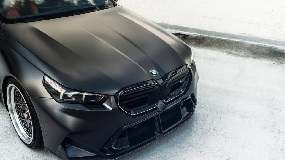 BMW G90 M5 | | on 1886 S009 | Satin Charcoal