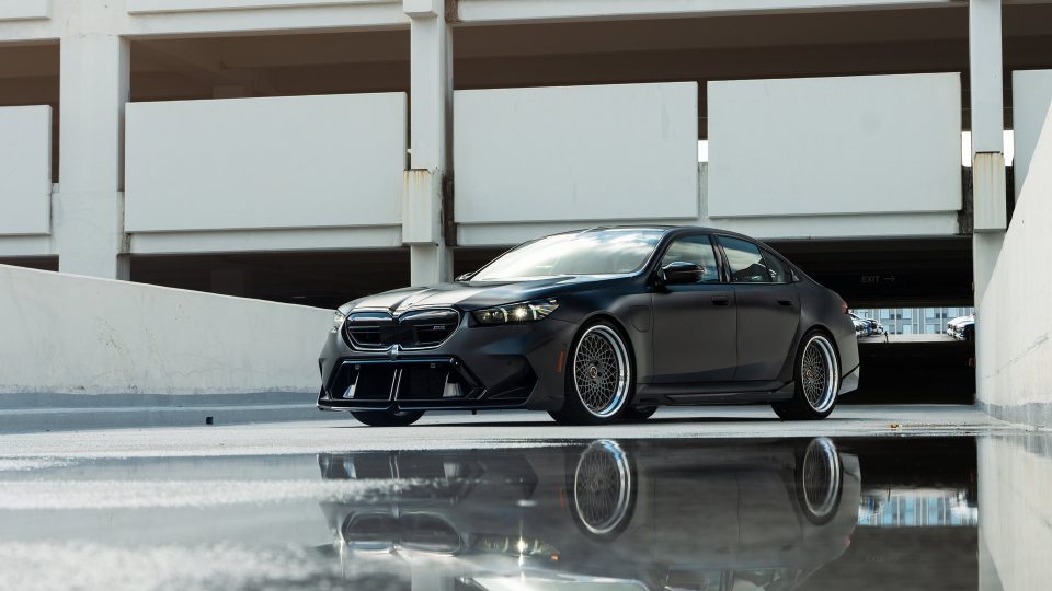 BMW G90 M5 | | on 1886 S009 | Satin Charcoal