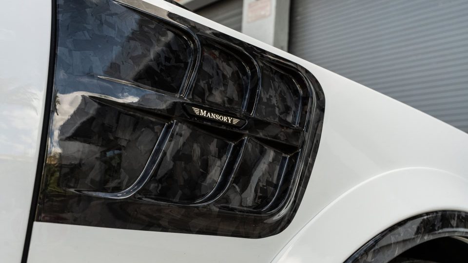 Rolls Royce Cullinan | English White | on 1886 G007 | Mirror Polished Smoke