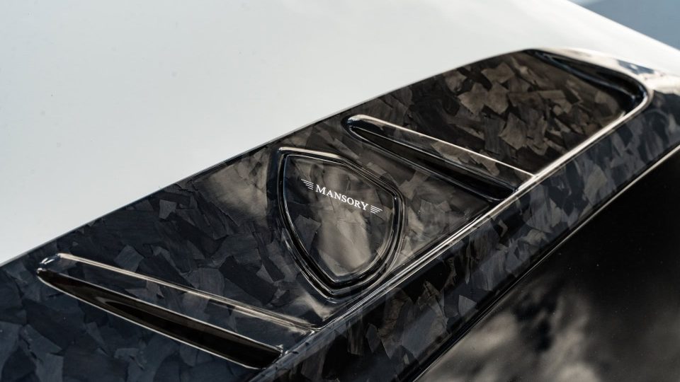 Rolls Royce Cullinan | English White | on 1886 G007 | Mirror Polished Smoke