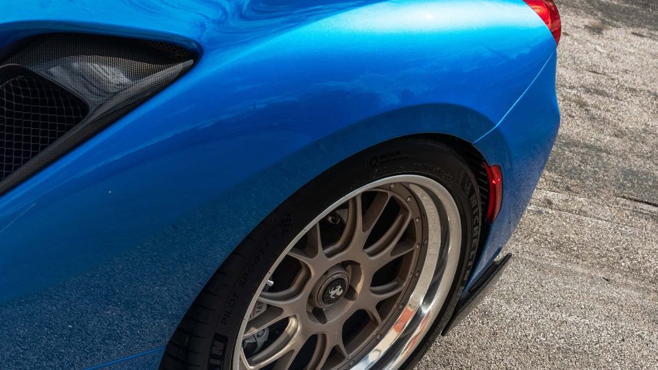 Ferrari 488 Pista | Blu Corza | on 1886 S014 | Satin White Gold