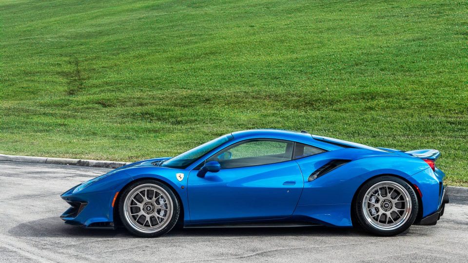Ferrari 488 Pista | Blu Corza | on 1886 S014 | Satin White Gold