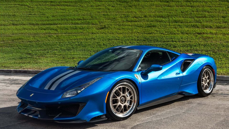 Ferrari 488 Pista | Blu Corza | on 1886 S014 | Satin White Gold