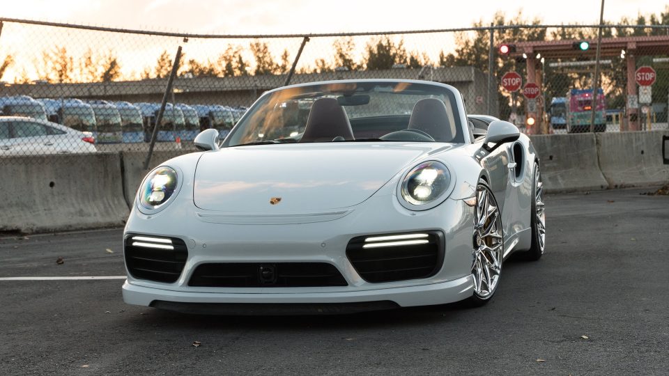 Porsche 991 Turbo S | Carerra White | on HRE P200 | Polished Clear