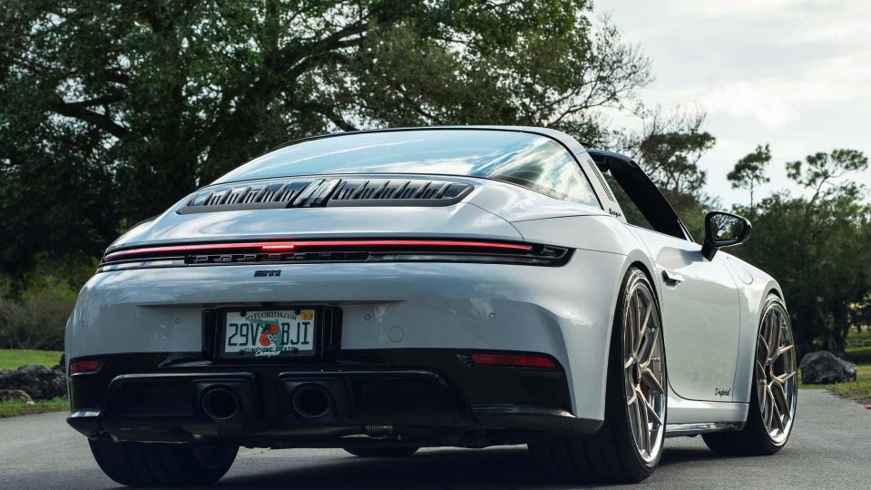 Porsche 992.2 GTS | Ice Gray Metallic | on HRE S101SC | Satin White Gold