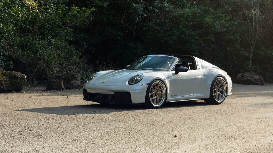 Porsche 992.2 GTS | Ice Gray Metallic | on HRE S101SC | Satin White Gold