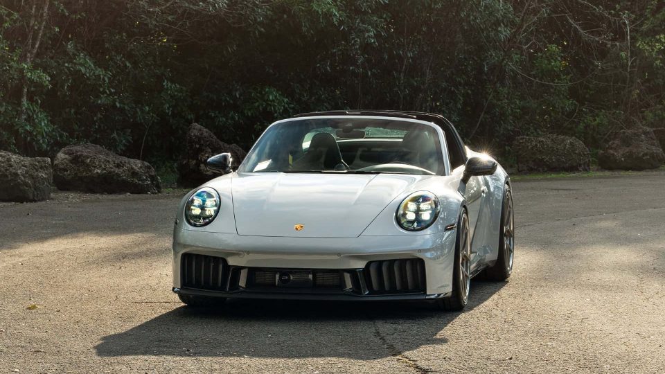 Porsche 992.2 GTS | Ice Gray Metallic | on HRE S101SC | Satin White Gold