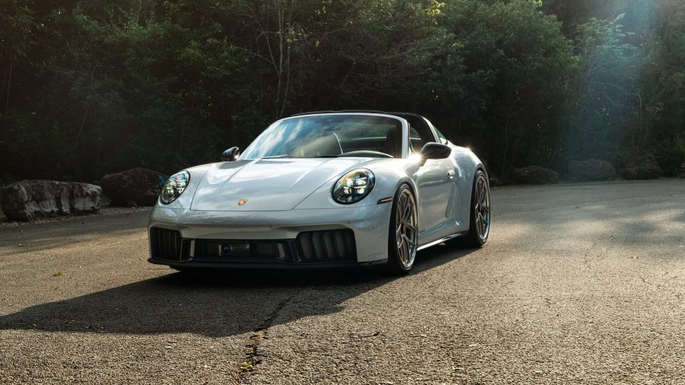 Porsche 992.2 GTS | Ice Gray Metallic | on HRE S101SC | Satin White Gold