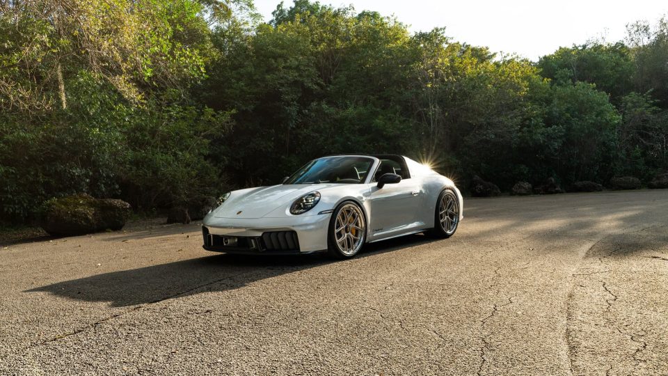 Porsche 992.2 GTS | Ice Gray Metallic | on HRE S101SC | Satin White Gold