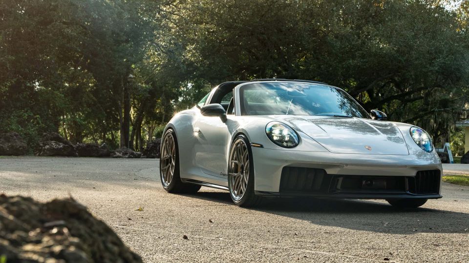 Porsche 992.2 GTS | Ice Gray Metallic | on HRE S101SC | Satin White Gold