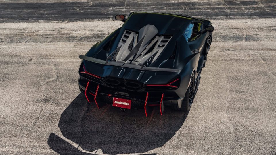 Duke Dynamics Revuelto | Nero | on Vossen S21-08 Wheels | Gloss Black