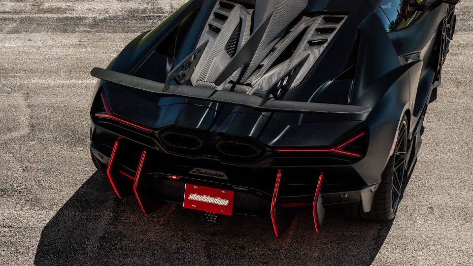 Duke Dynamics Revuelto | Nero | on Vossen S21-08 Wheels | Gloss Black