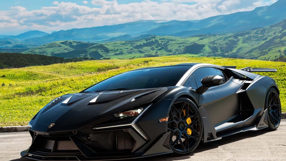 Duke Dynamics Revuelto | Nero | on Vossen S21-08 Wheels | Gloss Black