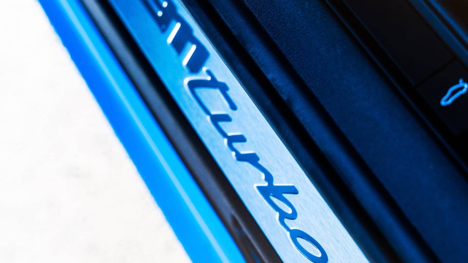 Porsche 992.1 Turbo S | Riviera Blue| on HRE 520 FMR | Brushed Clear