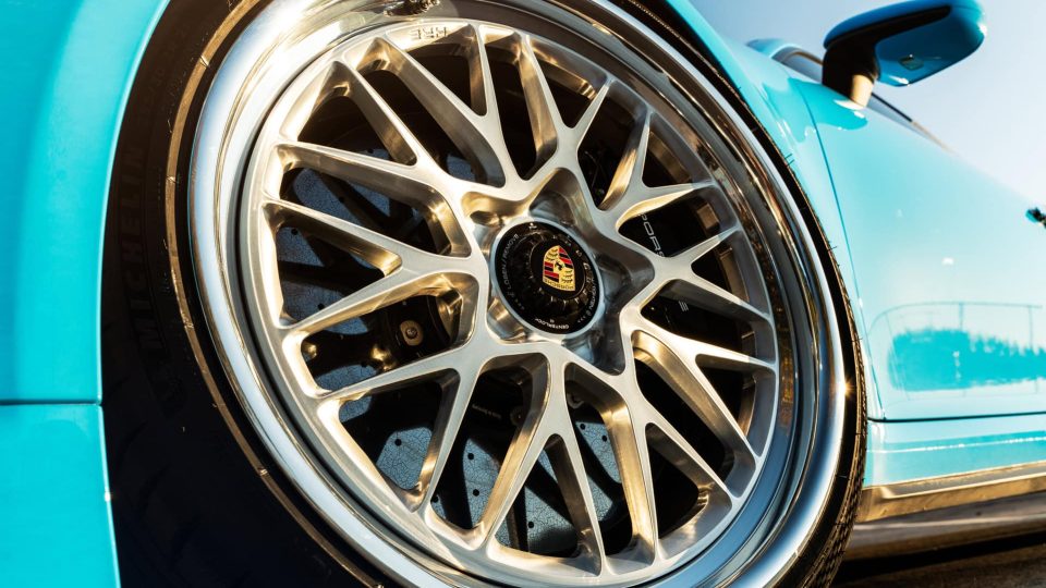 Porsche 992.1 Turbo S | Riviera Blue| on HRE 520 FMR | Brushed Clear