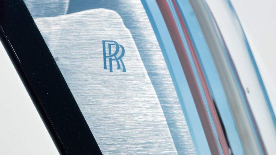 Rolls-Royce Spectre | English White | on 1886 G100 | Brushed Clear