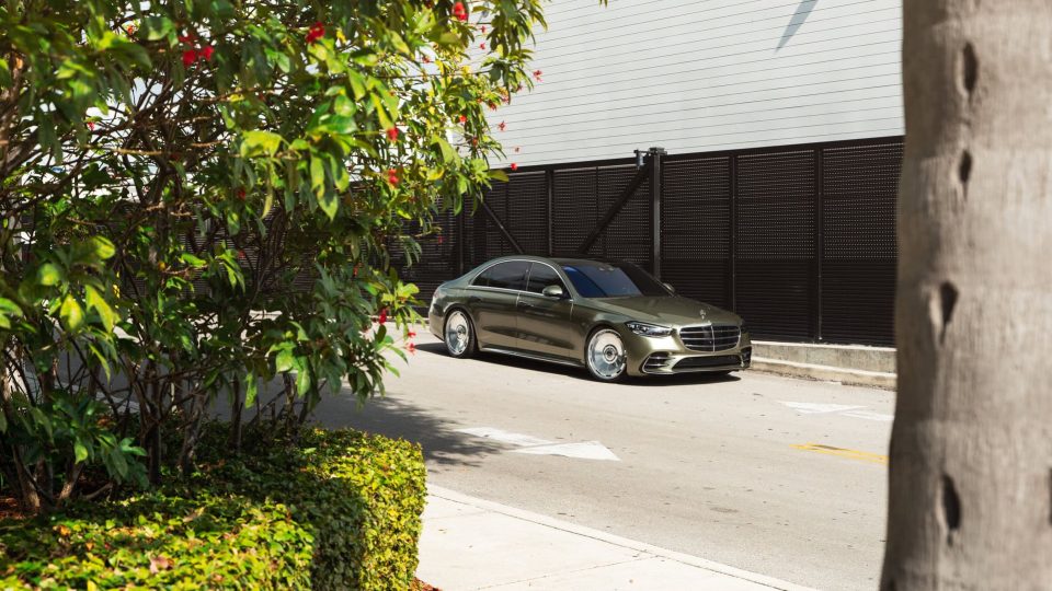 Merecedes Benz W223 S580 | on Avant Garde  AGL93 | Polished Clear