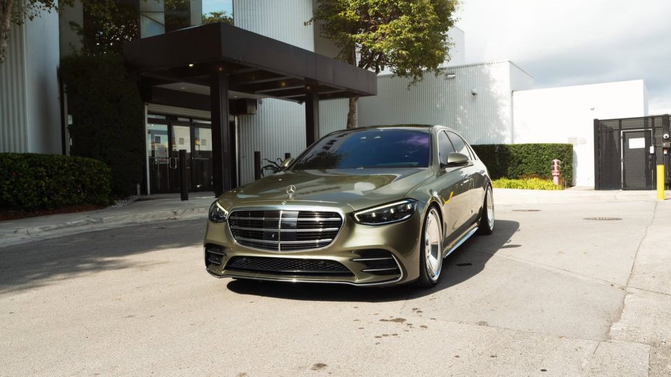 Merecedes Benz W223 S580 | on Avant Garde  AGL93 | Polished Clear