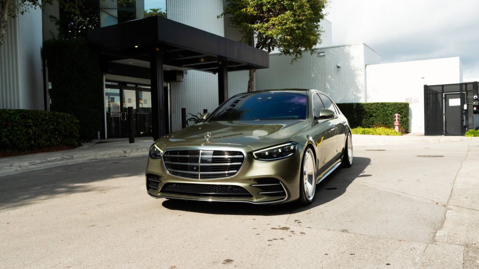 Merecedes Benz W223 S580 | on Avant Garde  AGL93 | Polished Clear