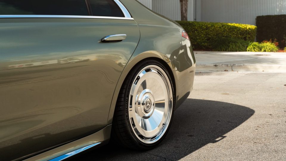 Merecedes Benz W223 S580 | on Avant Garde  AGL93 | Polished Clear