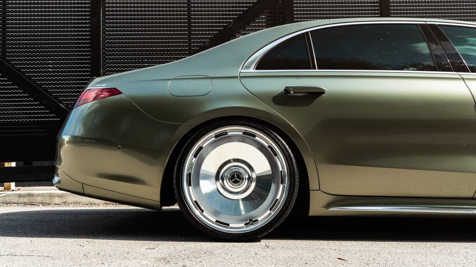 Merecedes Benz W223 S580 | on Avant Garde  AGL93 | Polished Clear