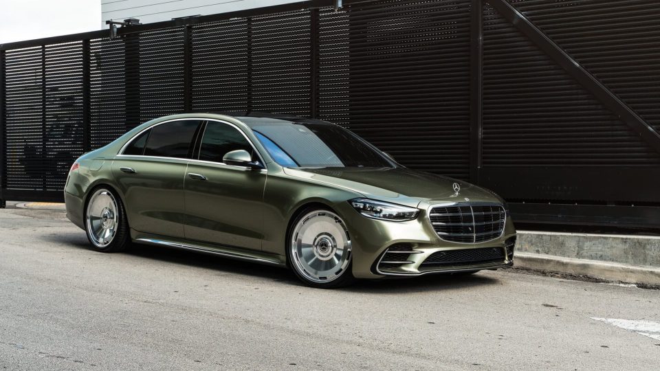 Merecedes Benz W223 S580 | on Avant Garde  AGL93 | Polished Clear