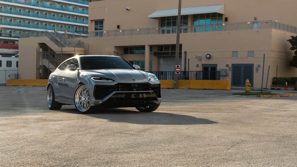 Lamborghini Urus SE | Grigio Nimbus | on 1886 S014 | Brushed Clear 