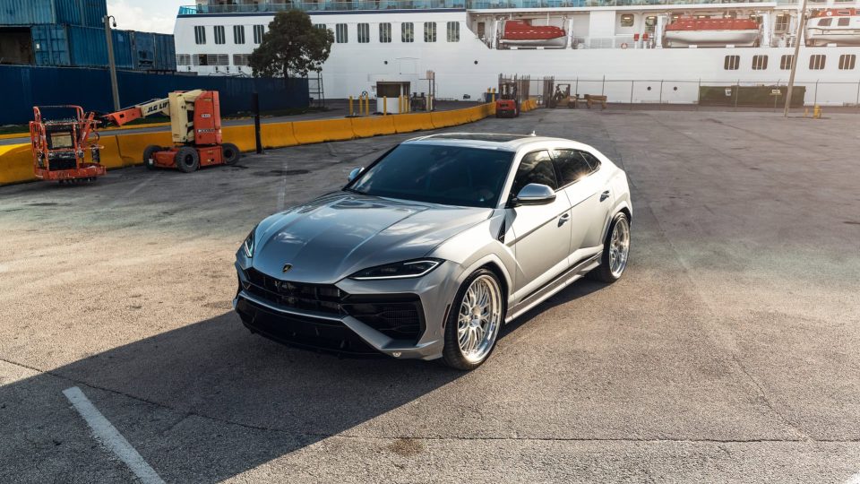 Lamborghini Urus SE | Grigio Nimbus | on 1886 S014 | Brushed Clear 